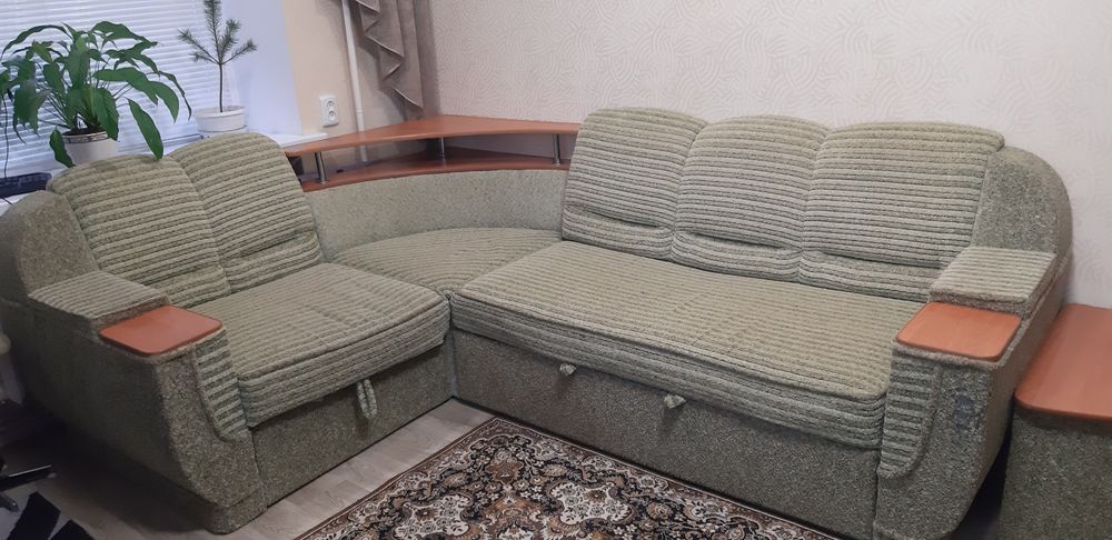 Диван кутовий б/в