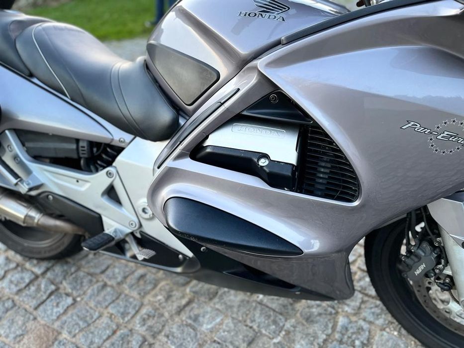 27 MIL Kms - Honda Pan European 1300