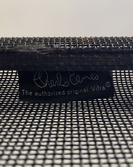 Cadeiras Eames EA 104 da Vitra