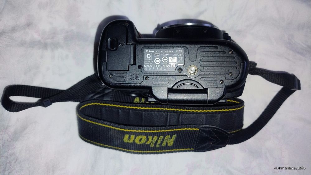 Фотоапарат Nikon D5000