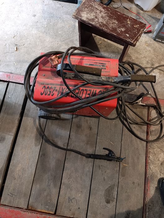 Продам сварочный аппарат 220/380вольт