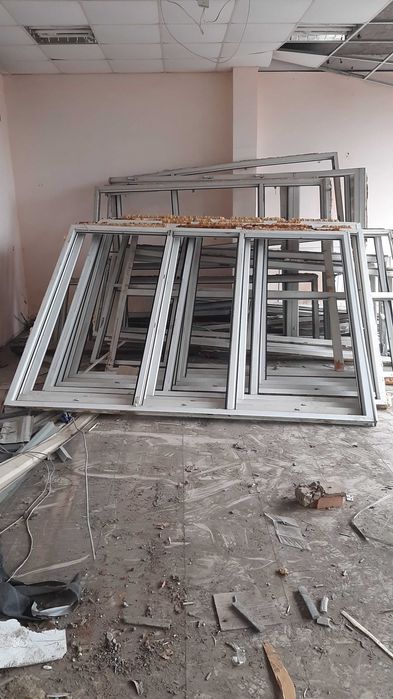 Вікна металопластикові ПВХ бувші у використанні