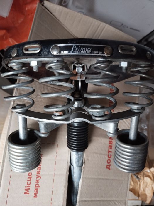 Ретро сідло для велосипеда