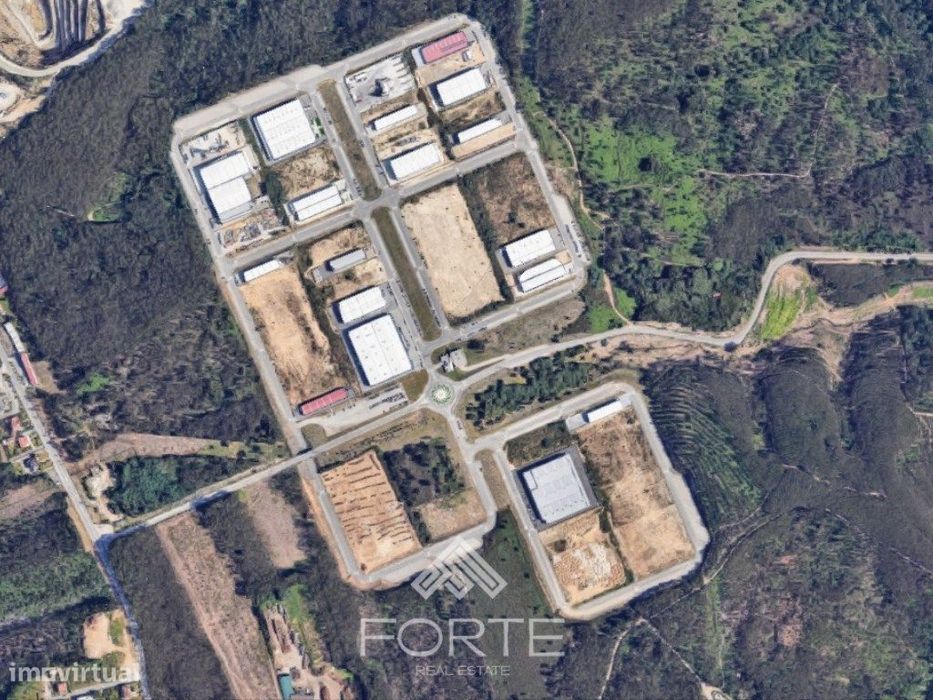 Armazém industrial em Pigeiros ( PERM )