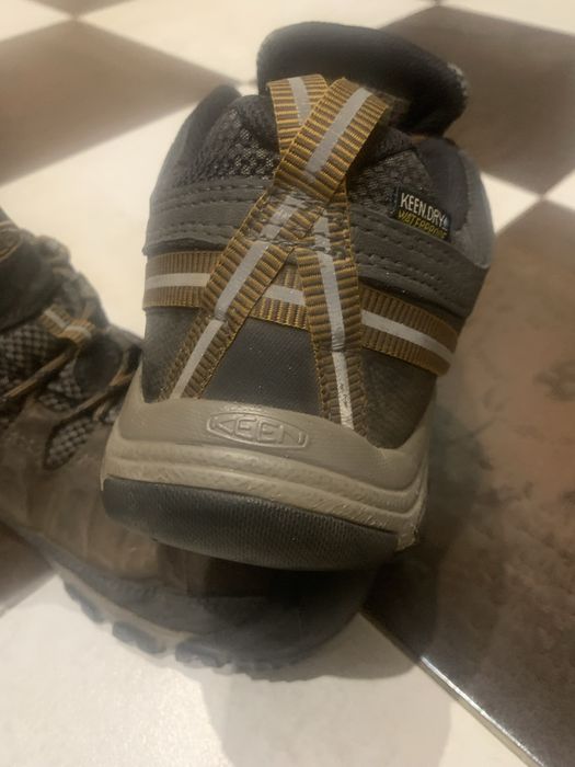 Продам черевики для будівельників KEEN