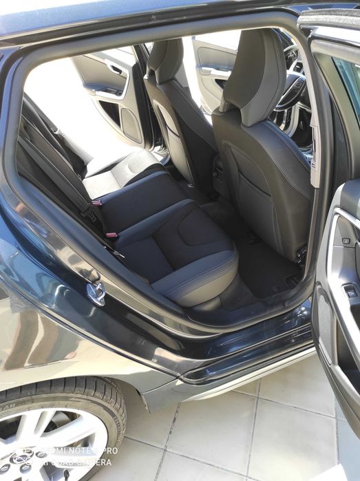 Volvo V60 D6 Plug-in Hybrid AWD 286cv | 2015 | 174.000 km | 12.500 €