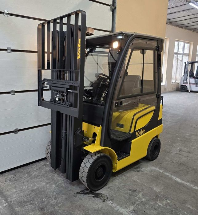 газовий вилковий навантажувач Yale GLP20SVX
