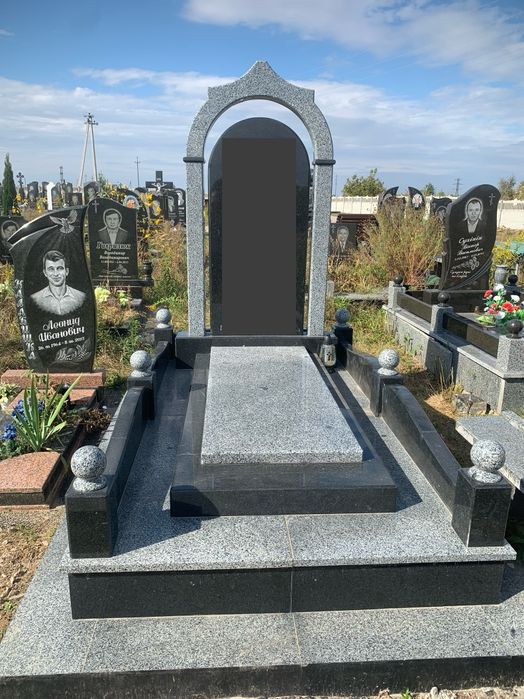 Гранітні пам'ятники від виробника