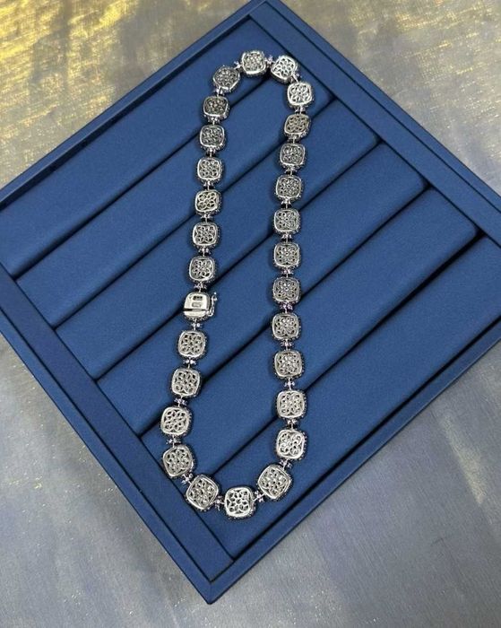 Naszyjnik APM Monaco Purple Square – elegancki i stylowy