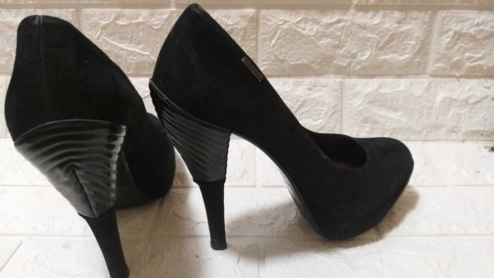 Замшевые итальянские туфли Loriblu