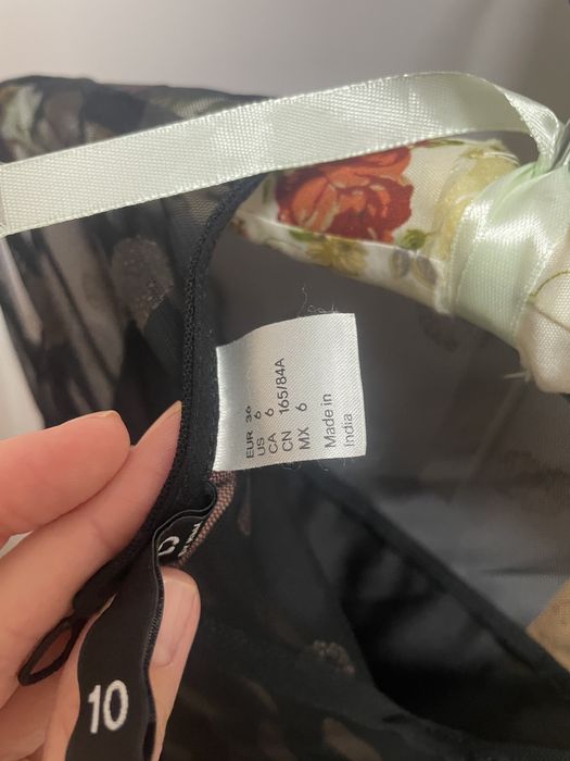 Чорна шифонова сукня