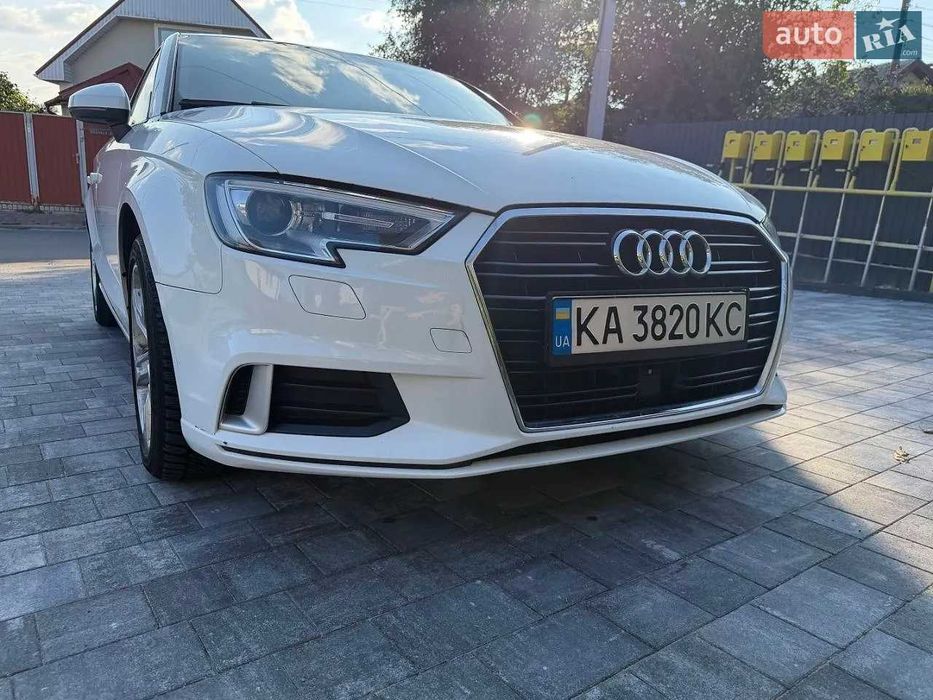 Audi A3 2018 8V (FL) 2.0 TFSI MT