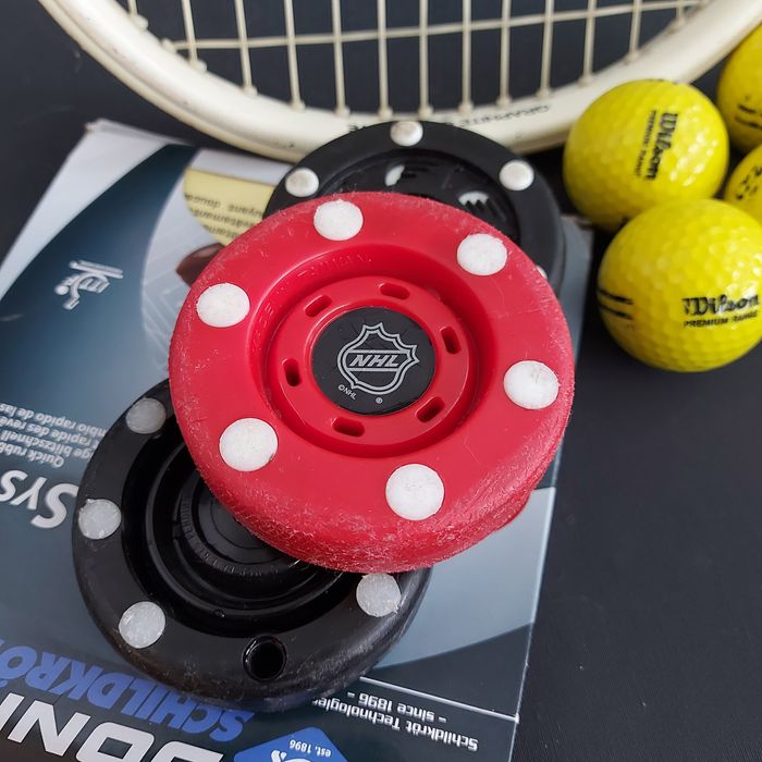 Ракетка для тенісу/накладки для ракетки/ шайби для хокею/м'ячі / гольф