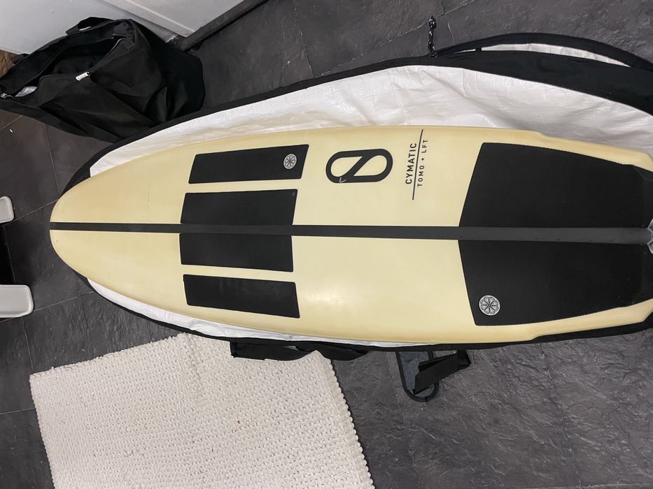 Prancha de surf Slater CYMATIC 5’5 -29,4L + saco + quilhas quad