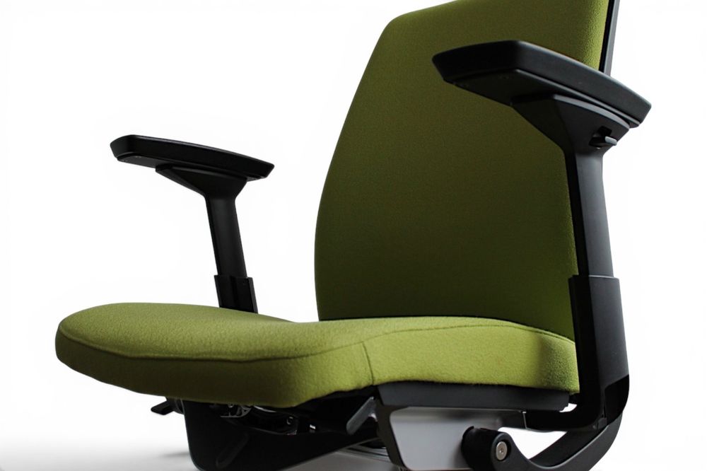 Cadeira Steelcase modelo Think V2
