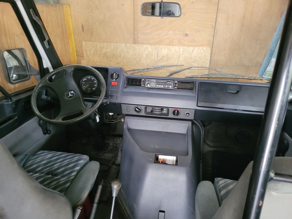 Mercedes  Benz Mb100