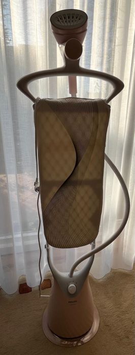 Parownica do ubran Philips GC524