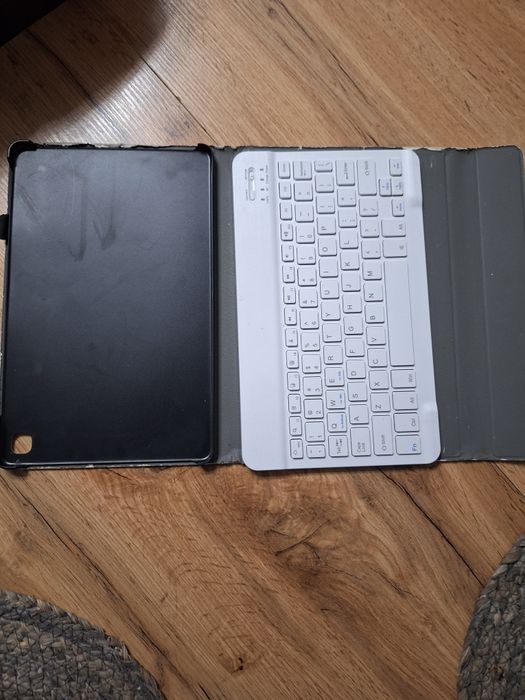 Samsung Galaxy Tab S6 lite + klawiatura + etui