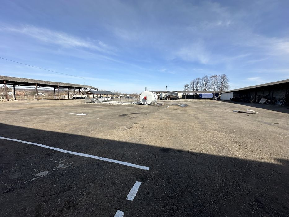 Паркінг TIR та спецтехніки