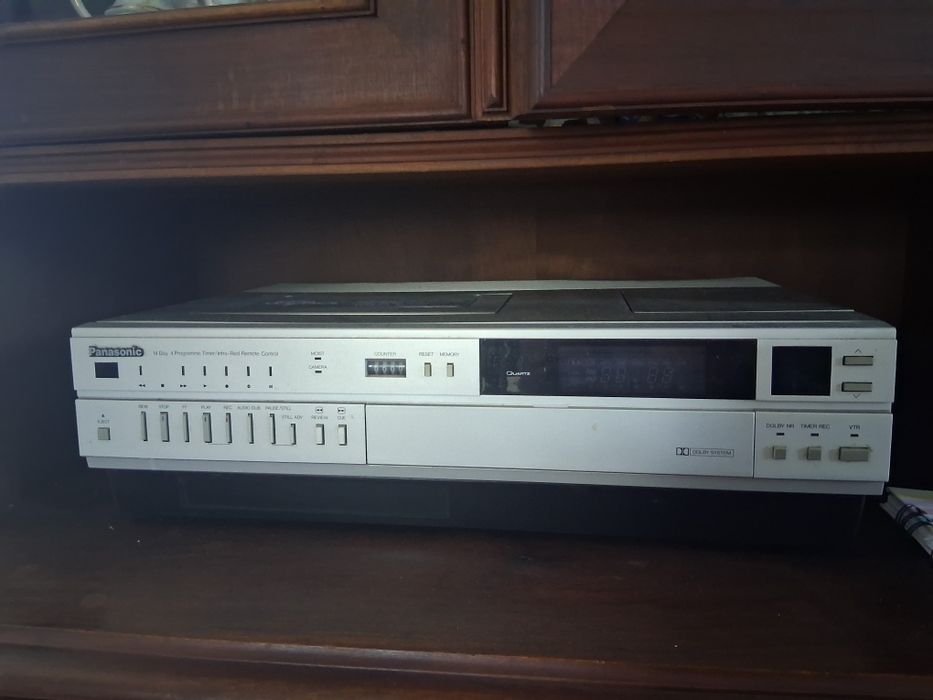 Aparelhos VHS e Televisor