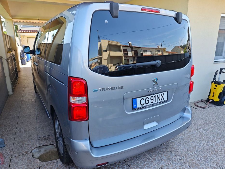 Peugeot e-Traveller L3 (50kWh) Business VIP