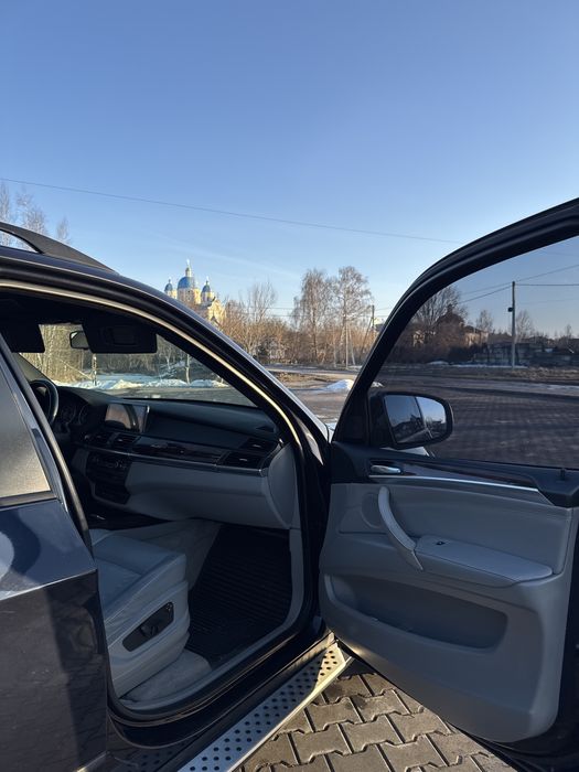 Продам BMW E70.