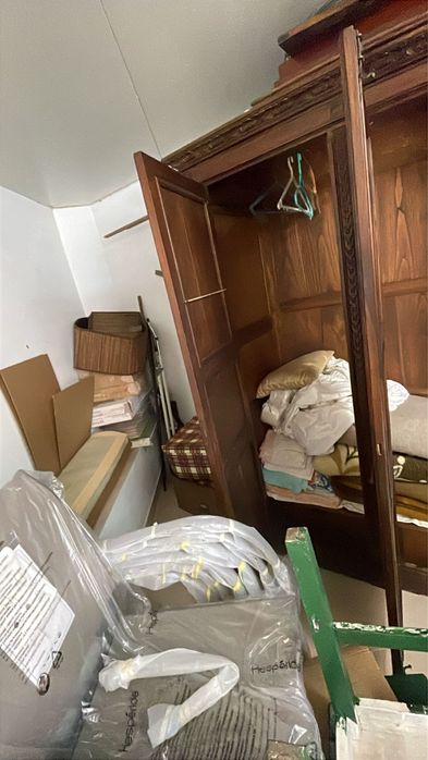 Armario castanho madeira macica