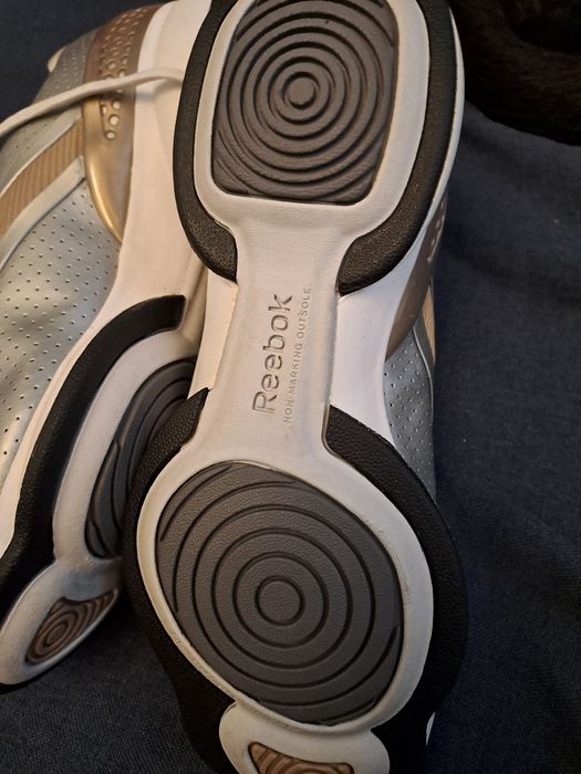 Buty sportowe damskie