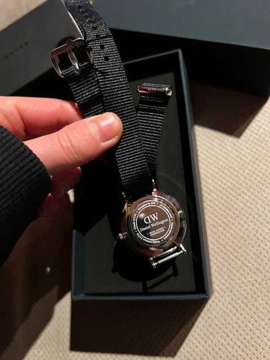zegarek daniel wellington materiałowy