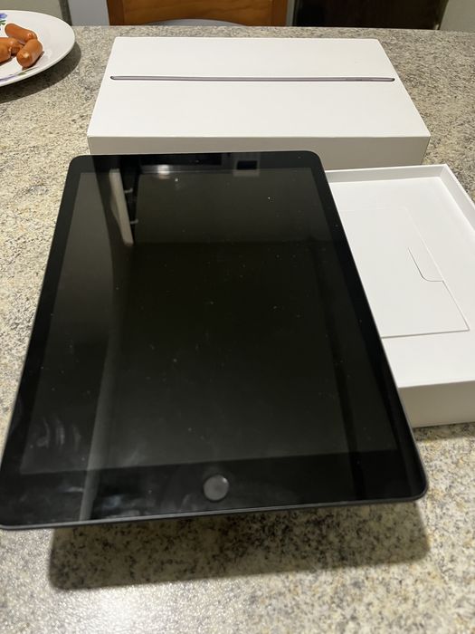 IPad 8 Apple iPad (8th generation)