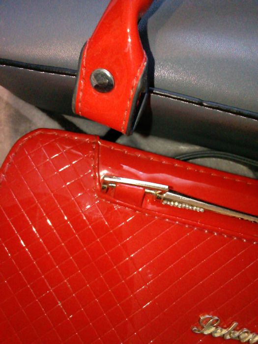 Продам женские сумочки, цена за две