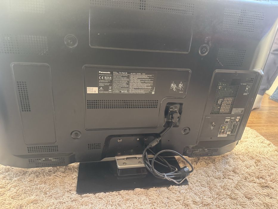 Duży Telewizor Panasonic 42 cale
