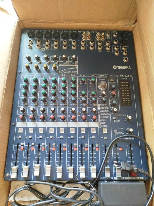 Мікшерний пульт YAMAHA MG124CX Mixing Console Вбудований компресор + SPX ефекти