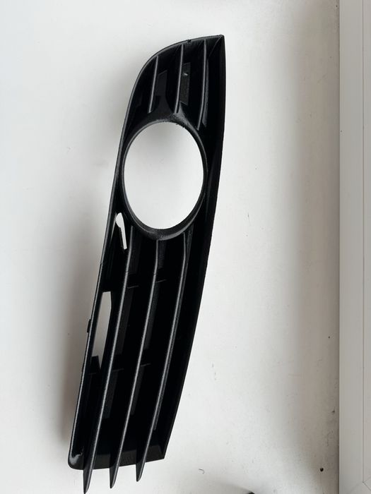 Решітка r line passat b6. Решітка протитуманок птф