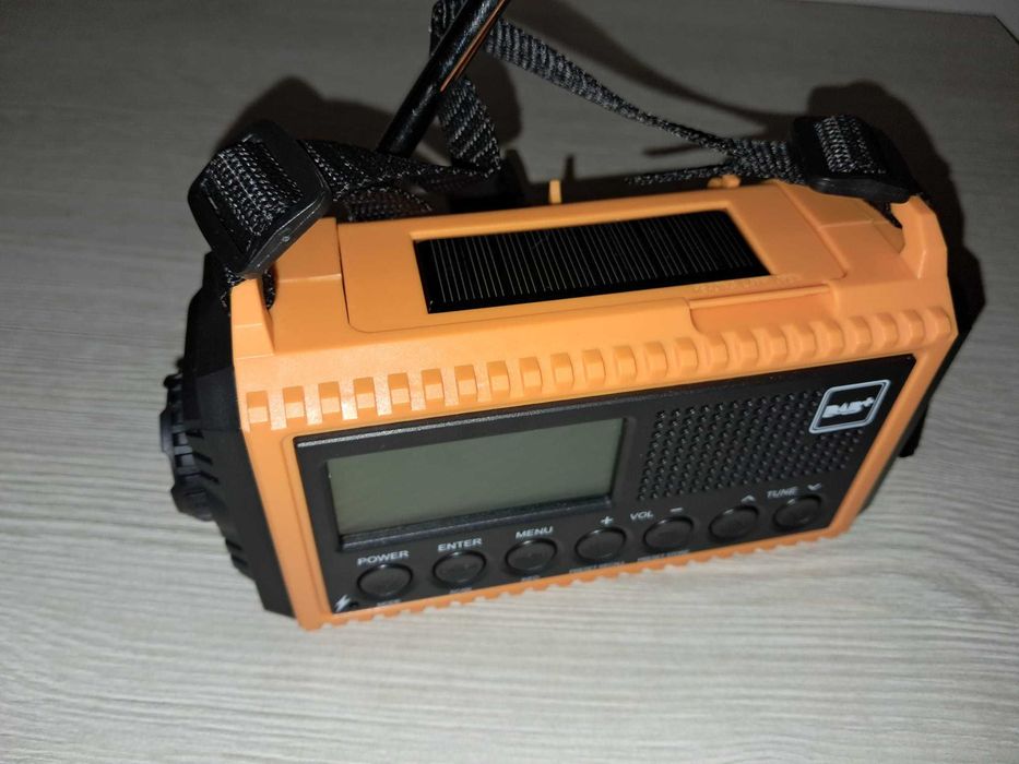 Rádio ROCAM CR1009 - Casa, Campismo ou Emergência