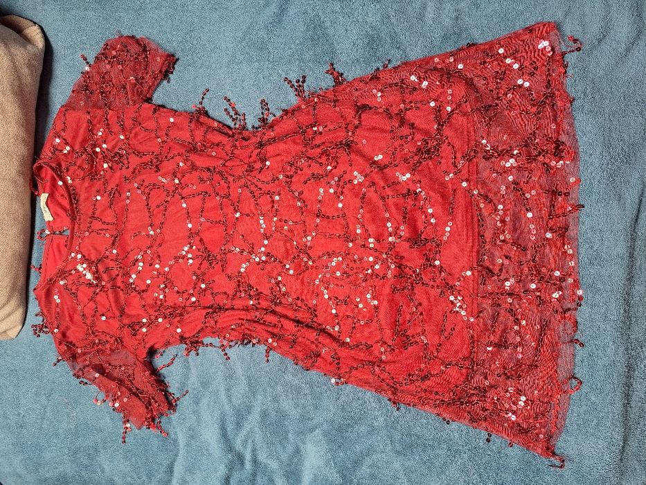 Sukienka bordowa w cekiny