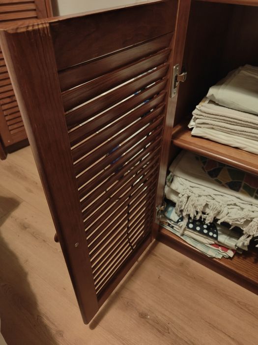 Cómoda em Madeira Maciça 80x46x108cms