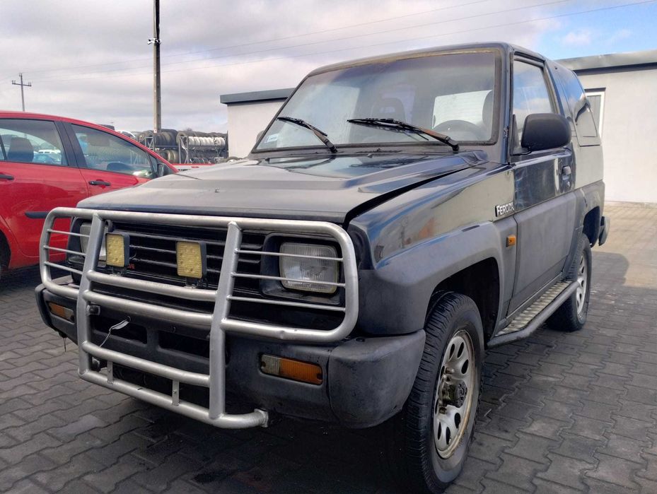 błotnik przód przedni lewy Daihatsu Feroza, części