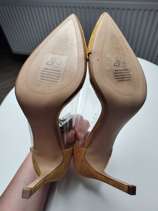 Czółenka szpilki musztardowe MANGO