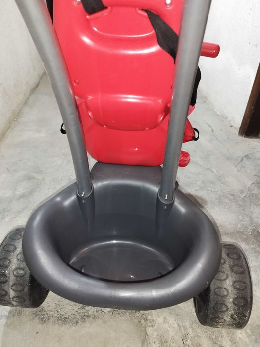 Triciclo vermelho