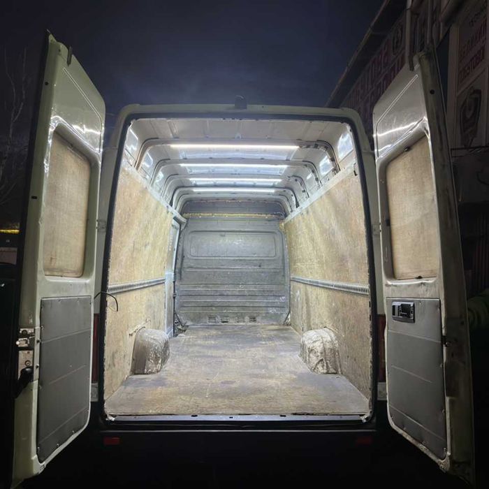 Вантажні перевезення з вантажниками, вантажне таксі київ, мікроавтобус