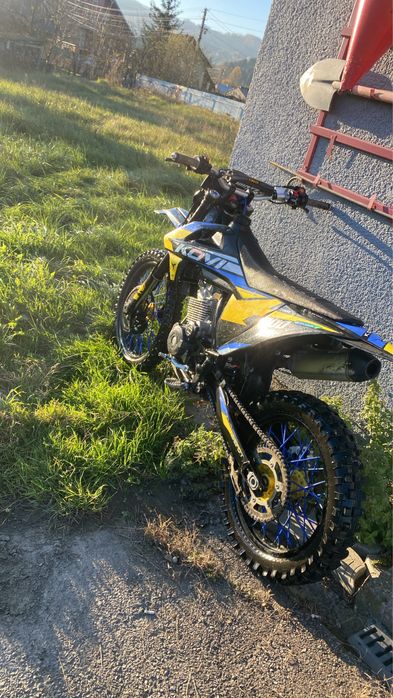 Продам кові Advance 300