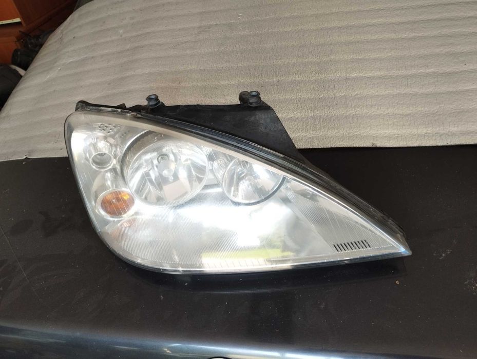 Lampa Prawa Ford Galaxy MK 2  Lewa