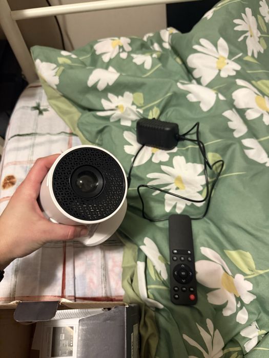 Projektor LED – model YK200