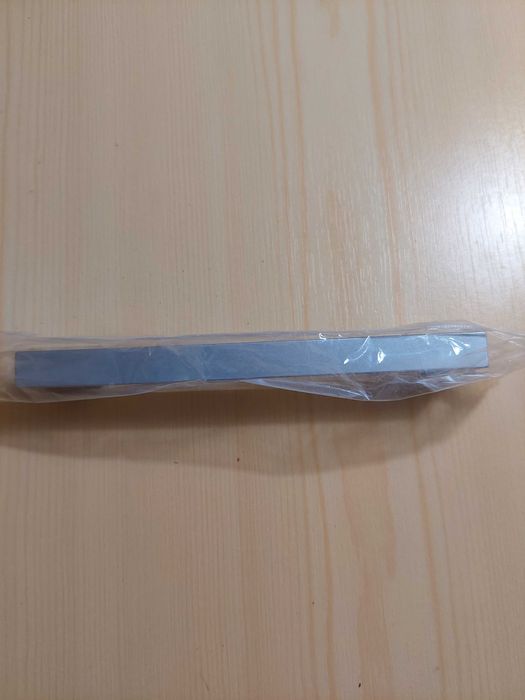 Uchwyty meblowe nowe, zostało 40 sztuk