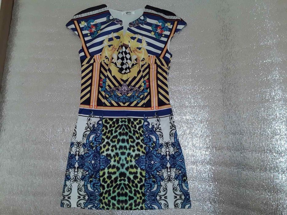 Нова жіноча сукня