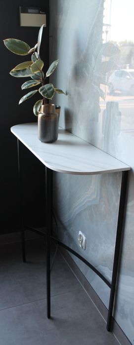 Konsola do przedpokoju