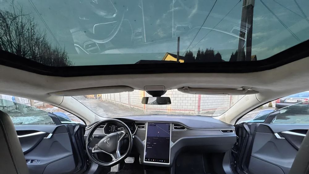 Продам Tesla model s 2015