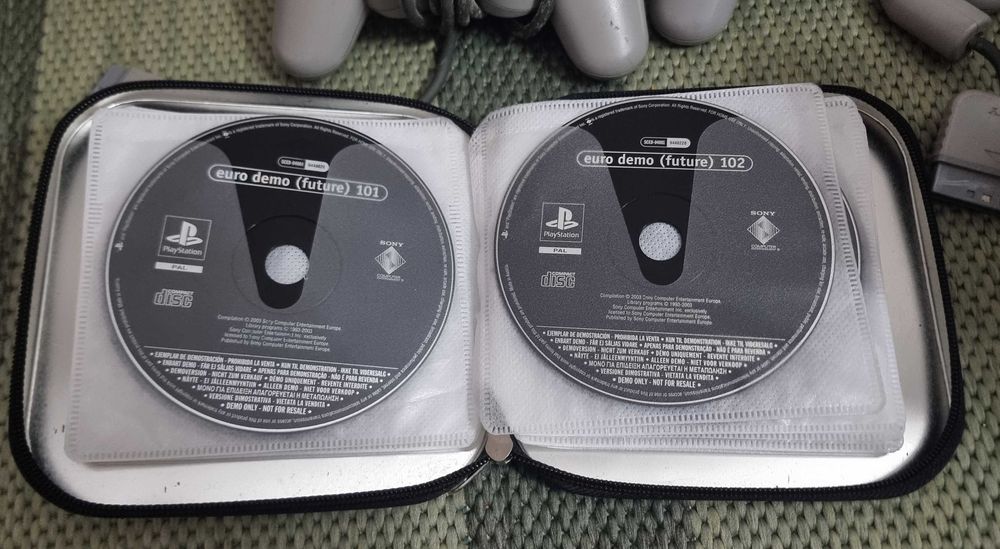 Lote PlayStation: Consola PSone + PS1 Original + Jogos