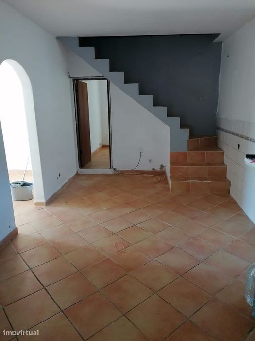 Moradia T3 com potencial de valorização na Amoreira, Óbidos